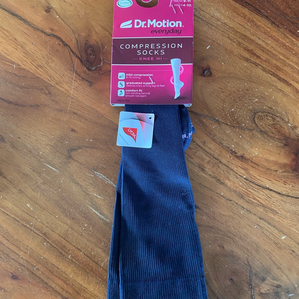 NWT Dr Motion Knee‎ High Mild Compression Socks - Navy Shoe size 4-10